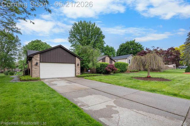 21225 Parklane Street, Farmington Hills, MI 48335