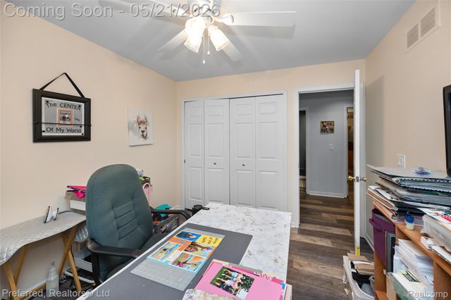 21225 Parklane Street, Farmington Hills, MI 48335