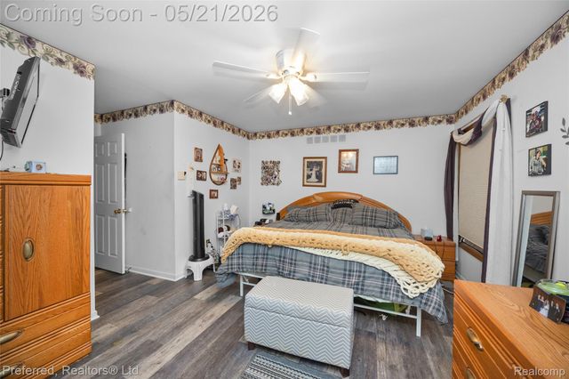 21225 Parklane Street, Farmington Hills, MI 48335