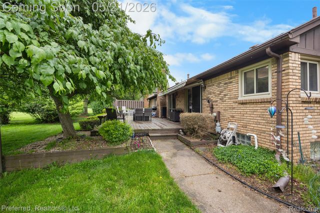 21225 Parklane Street, Farmington Hills, MI 48335