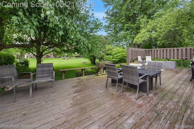 21225 Parklane Street, Farmington Hills, MI 48335