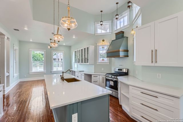 515 W Highland Blvd, San Antonio, TX 78210