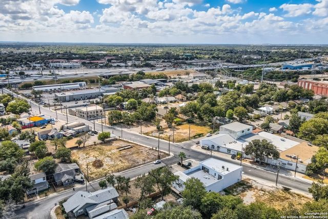 515 W Highland Blvd, San Antonio, TX 78210