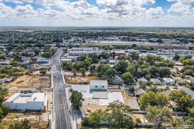 515 W Highland Blvd, San Antonio, TX 78210