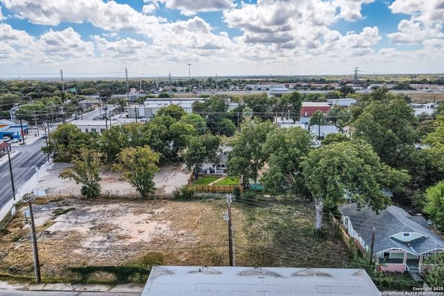 515 W Highland Blvd, San Antonio, TX 78210