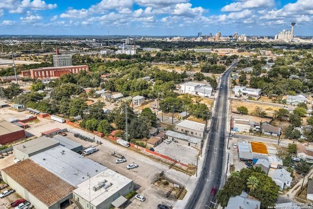 515 W Highland Blvd, San Antonio, TX 78210