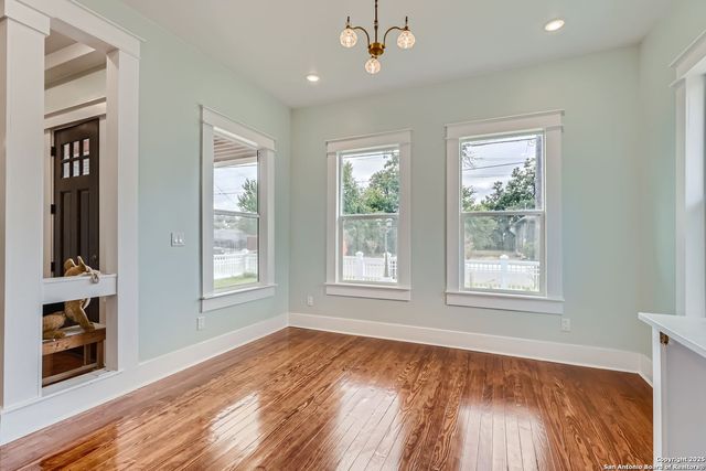 515 W Highland Blvd, San Antonio, TX 78210