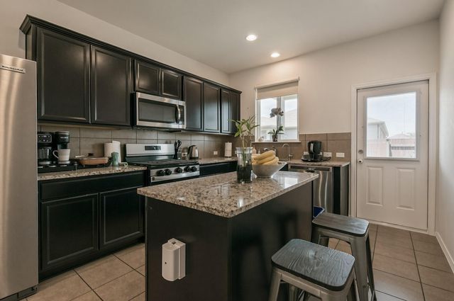 120 Palm DR, Buda, TX 78610