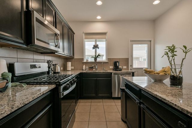120 Palm DR, Buda, TX 78610