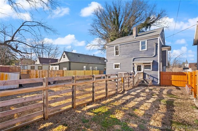 2126 Ekin Avenue, New Albany, IN 47150