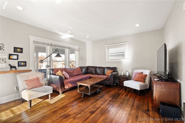 2126 Ekin Avenue, New Albany, IN 47150