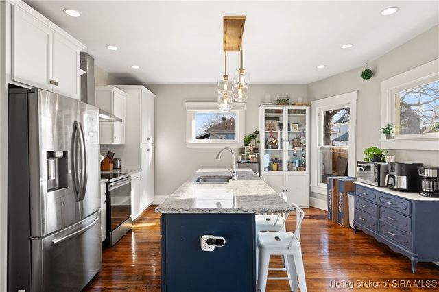 2126 Ekin Avenue, New Albany, IN 47150