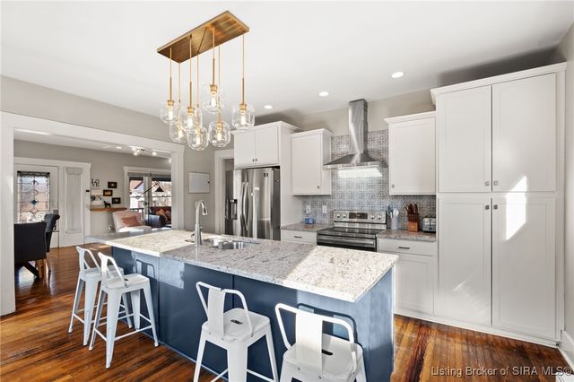 2126 Ekin Avenue, New Albany, IN 47150