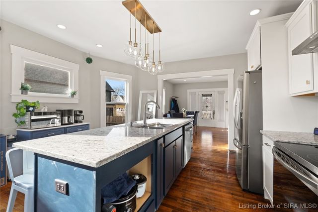 2126 Ekin Avenue, New Albany, IN 47150