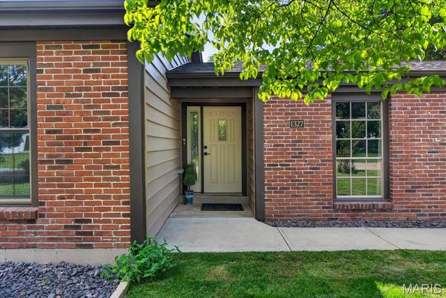 1327 Brandywine Lane, St Peters, MO 63376