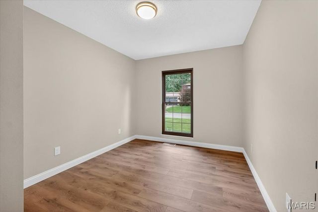 1327 Brandywine Lane, St Peters, MO 63376