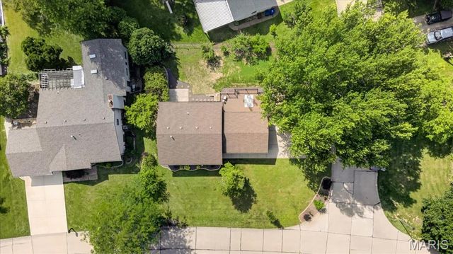 1327 Brandywine Lane, St Peters, MO 63376