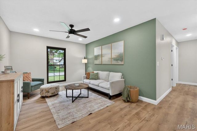 1327 Brandywine Lane, St Peters, MO 63376