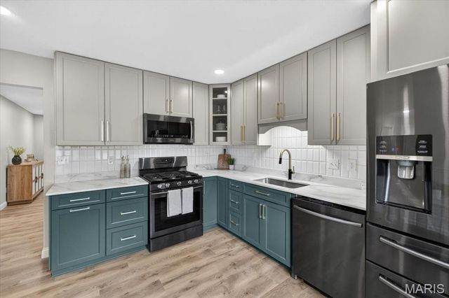 1327 Brandywine Lane, St Peters, MO 63376