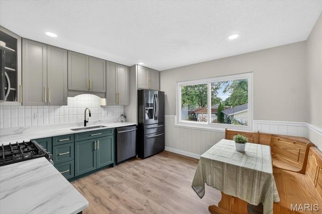 1327 Brandywine Lane, St Peters, MO 63376