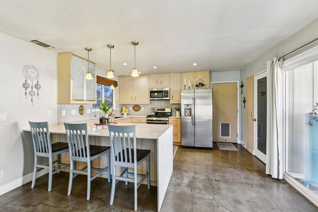 1507 Crestmont Ave, Roseville, CA 95661