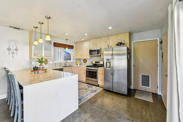 1507 Crestmont Ave, Roseville, CA 95661