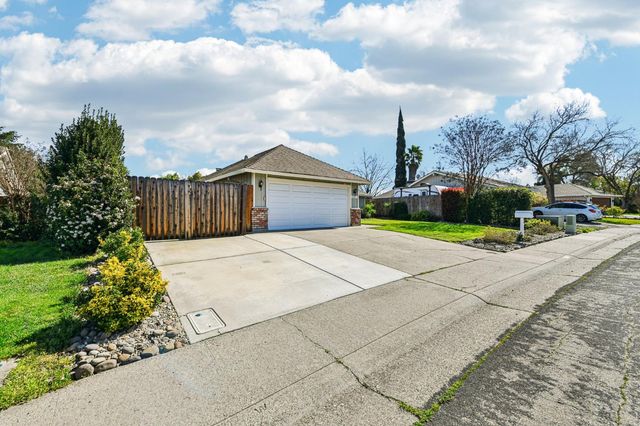 1507 Crestmont Ave, Roseville, CA 95661