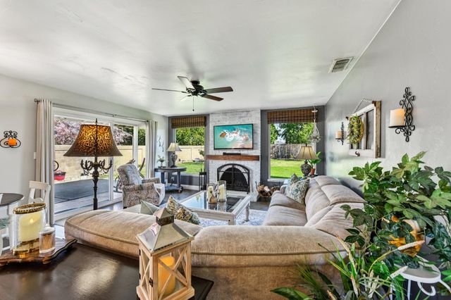 1507 Crestmont Ave, Roseville, CA 95661