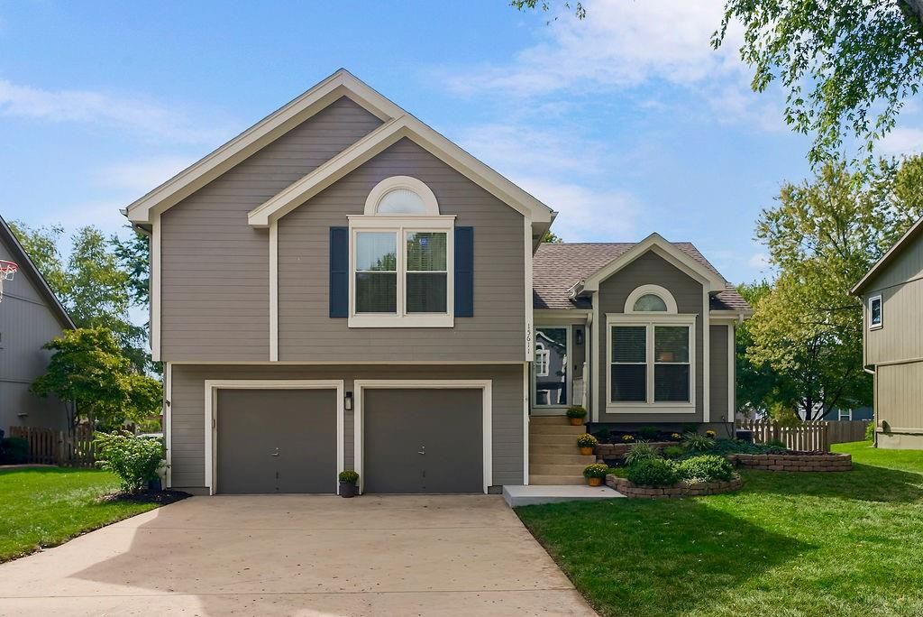 15611 W 140th Terrace, Olathe, KS 66062