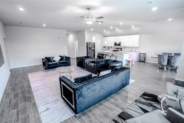 404 Eaton Drive, Justin, TX 76247