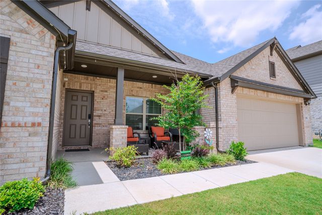 404 Eaton Drive, Justin, TX 76247