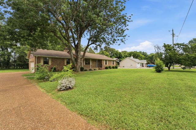 344 Highfield Dr, Murfreesboro, TN 37128
