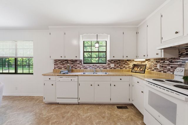 344 Highfield Dr, Murfreesboro, TN 37128