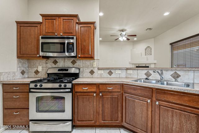 925 Prairie Lily Drive, Las Cruces, NM 88007