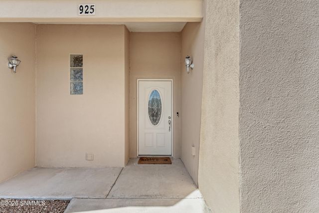 925 Prairie Lily Drive, Las Cruces, NM 88007
