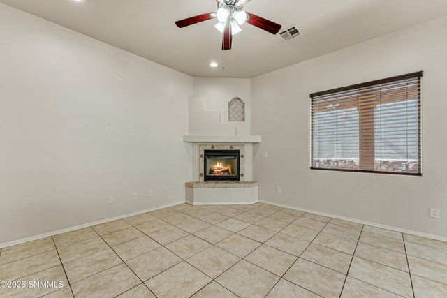 925 Prairie Lily Drive, Las Cruces, NM 88007