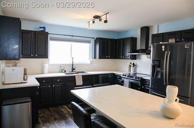 5024 Bristor Drive, Sterling Heights, MI 48310