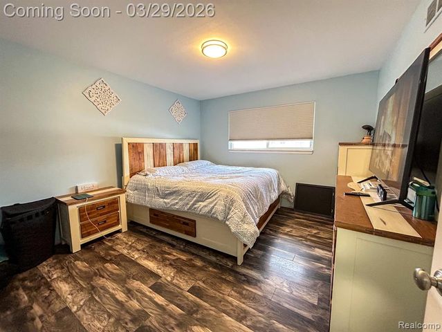 5024 Bristor Drive, Sterling Heights, MI 48310