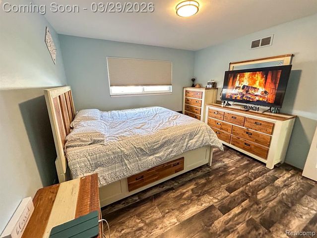 5024 Bristor Drive, Sterling Heights, MI 48310