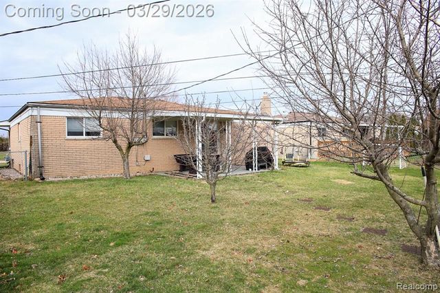 5024 Bristor Drive, Sterling Heights, MI 48310