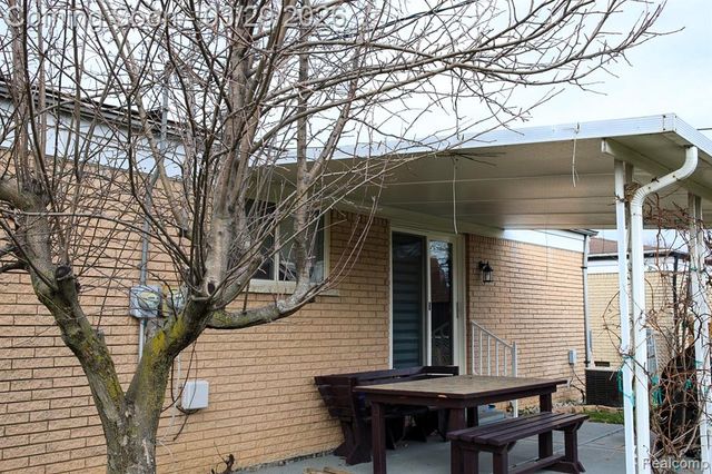 5024 Bristor Drive, Sterling Heights, MI 48310