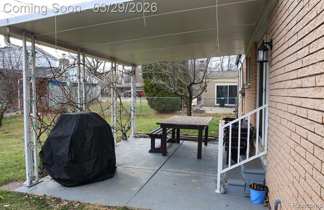 5024 Bristor Drive, Sterling Heights, MI 48310
