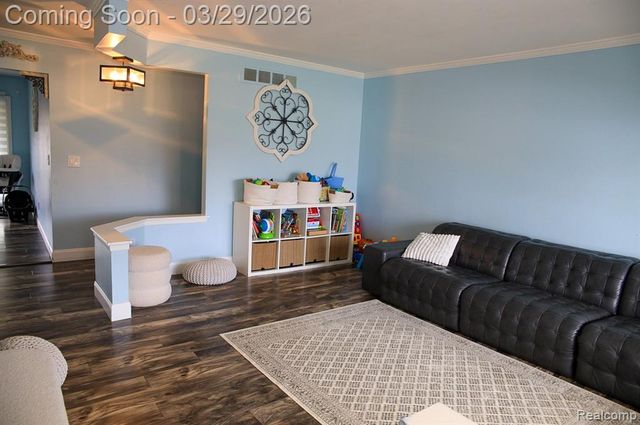 5024 Bristor Drive, Sterling Heights, MI 48310