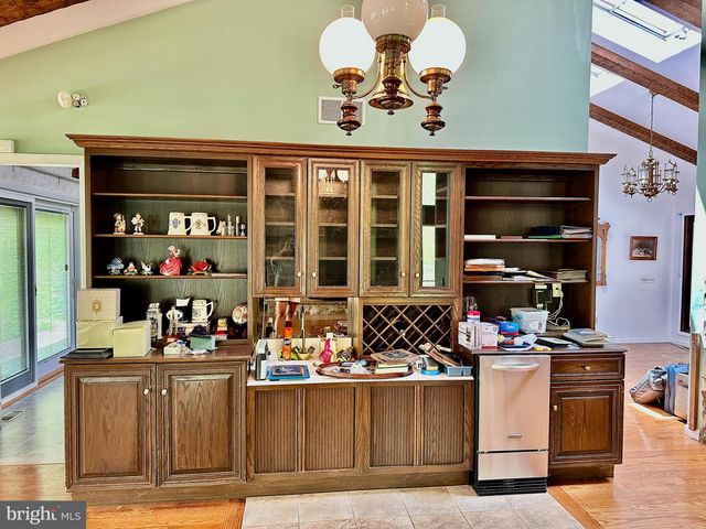 1900 COMPTON DR, Harrisburg, PA 17112