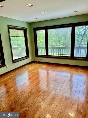 1900 COMPTON DRIVE, Harrisburg, PA 17112
