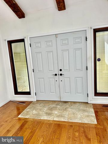 1900 COMPTON DRIVE, Harrisburg, PA 17112