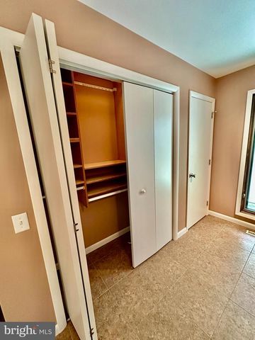 1900 COMPTON DRIVE, Harrisburg, PA 17112