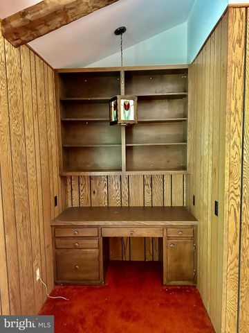 1900 COMPTON DR, Harrisburg, PA 17112