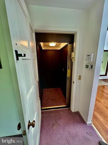 1900 COMPTON DRIVE, Harrisburg, PA 17112