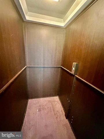 1900 COMPTON DR, Harrisburg, PA 17112